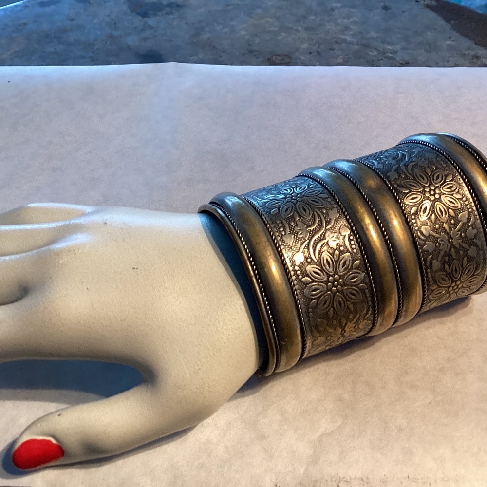 LARGE CUFF BRACELET.PIER ONE. VINTAGE. LARGE 4” long 2” wide.